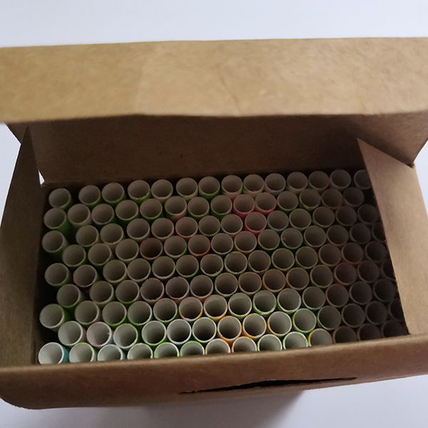Paille en carton avec emballage en plastique