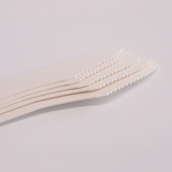 Couteaux jetables en carton