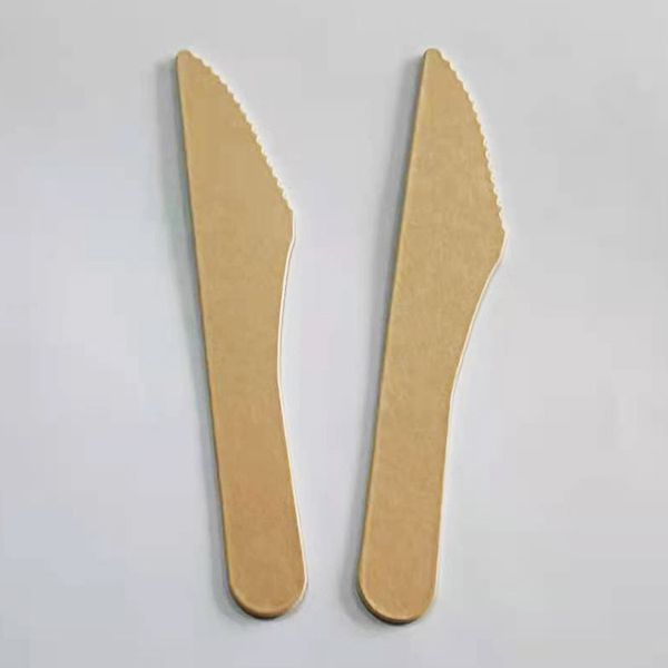 Couteau en carton brun