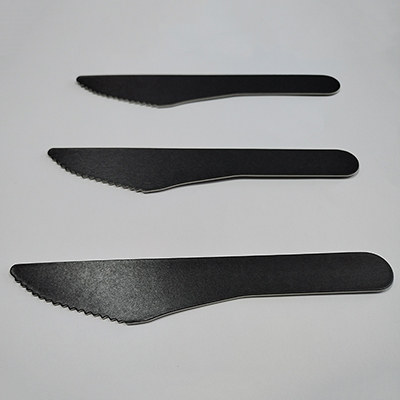Couteau en papier noir