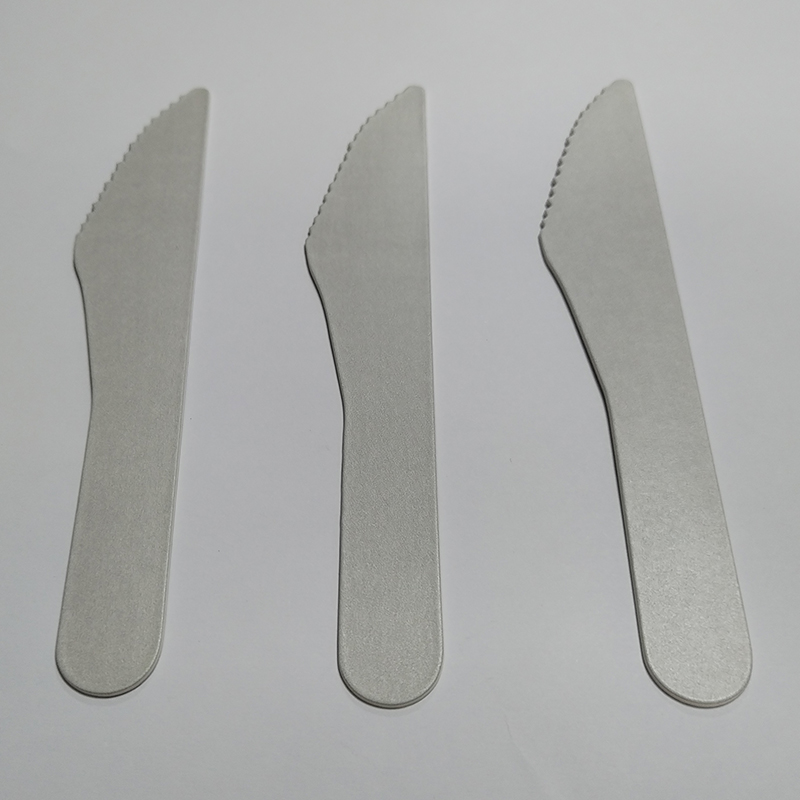 Couteau en papier gris