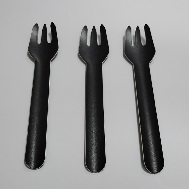 Fourchette en papier noir
