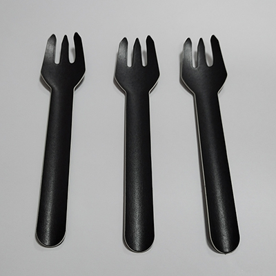 Fourchette en papier noir