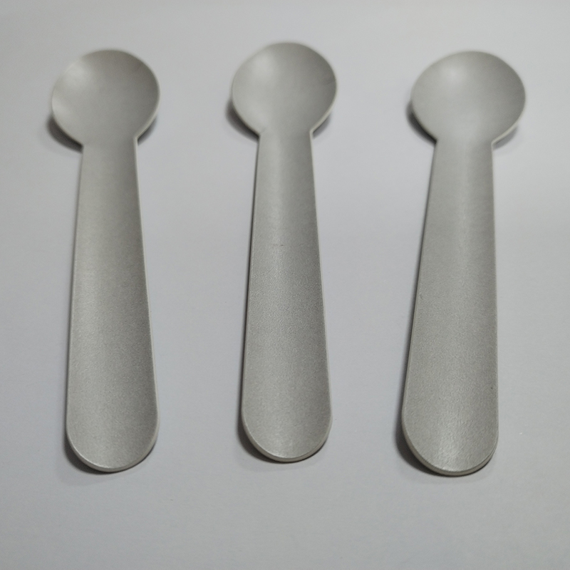 Cuillère en papier gris