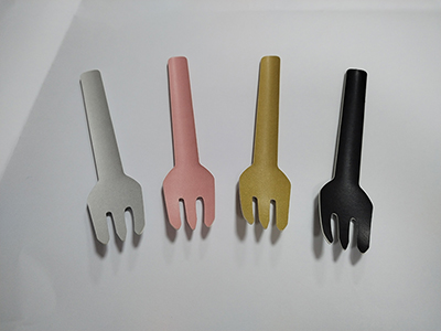 Jeu de couverts en carton