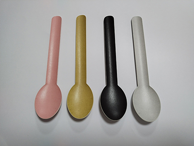 Jeu de couverts en carton