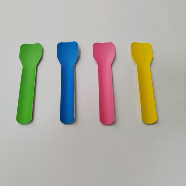 Cuillère à glace en carton